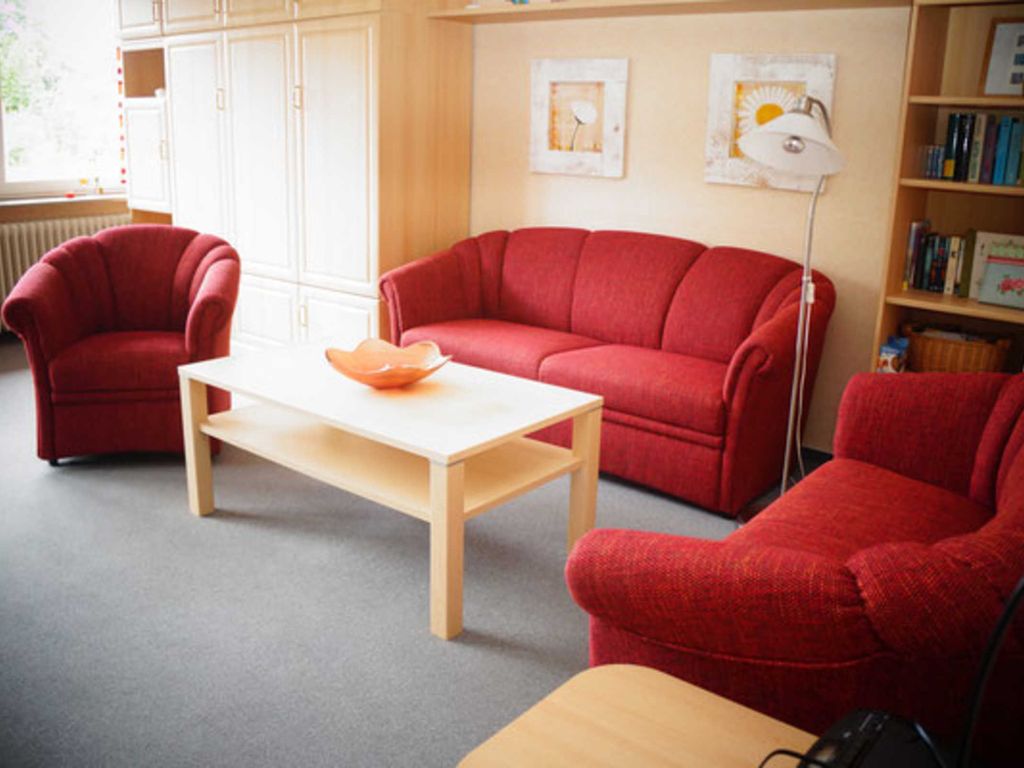 Sehr schönes helles Wohnzimmer, modern eingerichtet. Sie fühlen sich sofort wie zuhause!