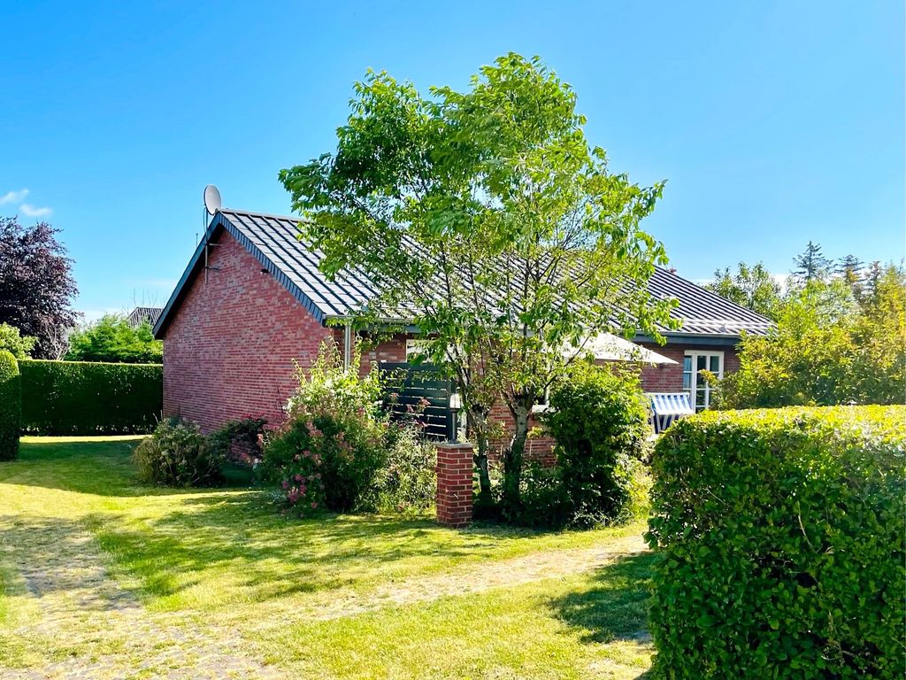 Freistehendes Ferienhaus mit Garten, 2 Terrassen, 2 Bädern, Sauna, Kachelofen