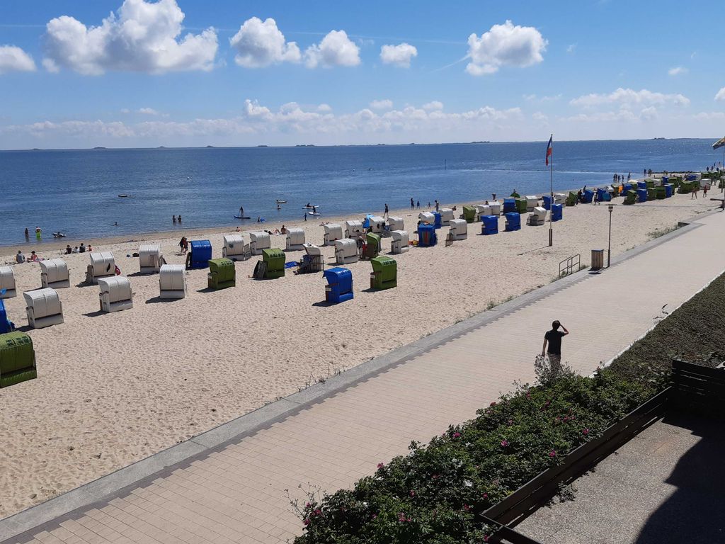 Blick aus der Wohnung Nr. 11 auf den Strand