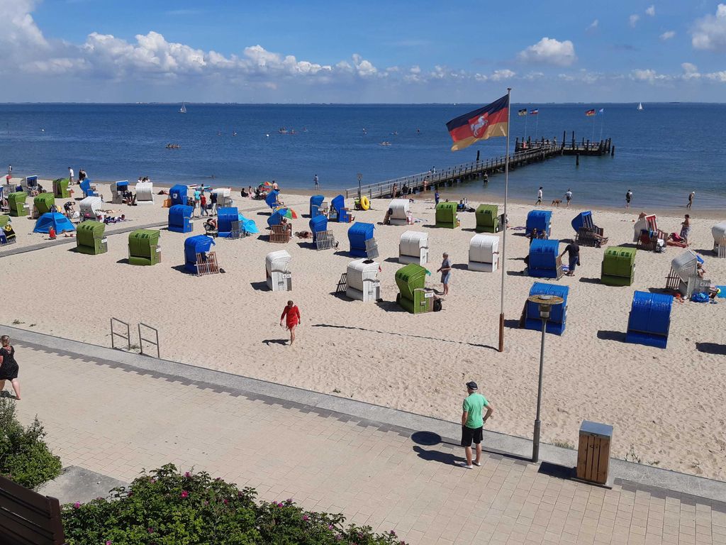 Blick vom Balkon der Wohnung Nr. 11 auf den Strand