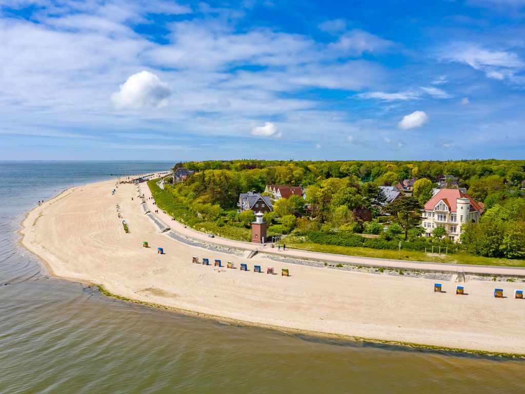 Meer, Strand, Leuchtturm und Villa Olhörn - Wyk auf Föhr