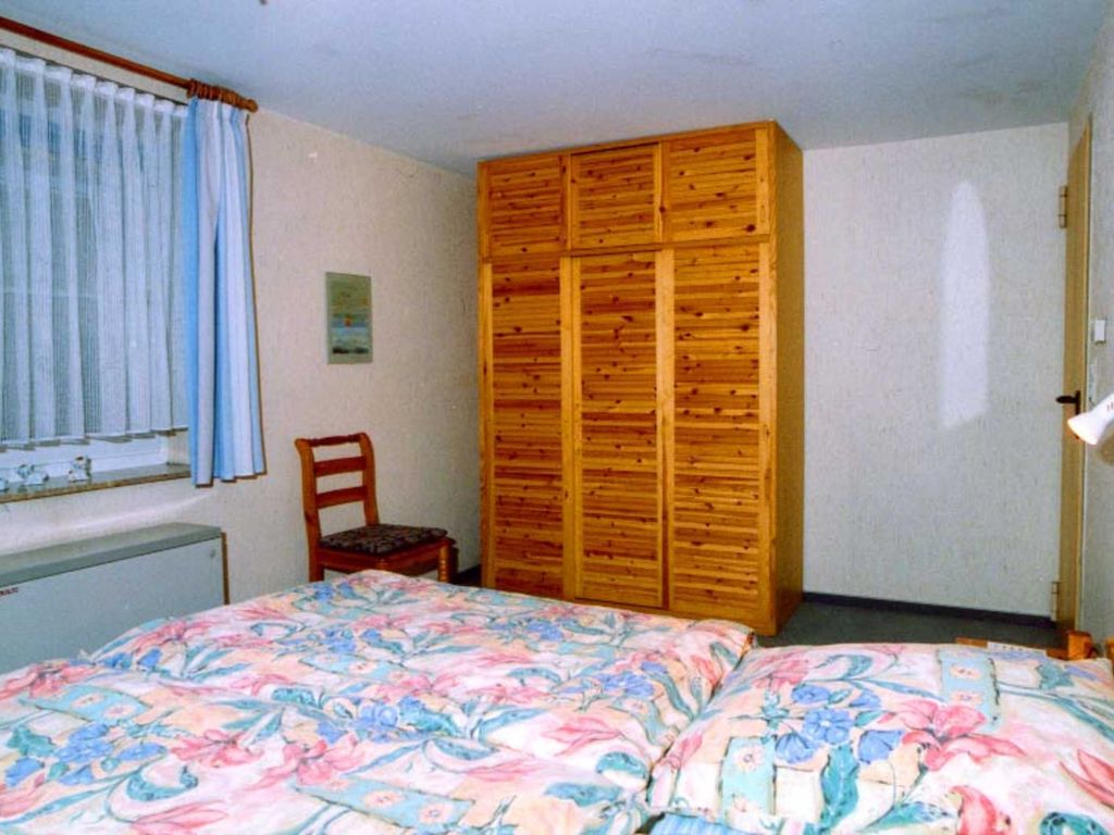Schlafzimmer  mit Doppelbetten im Souterrain,ca.12qm groß. 
Das Souterrain hat zusätzlich einen eigenen Eingang.