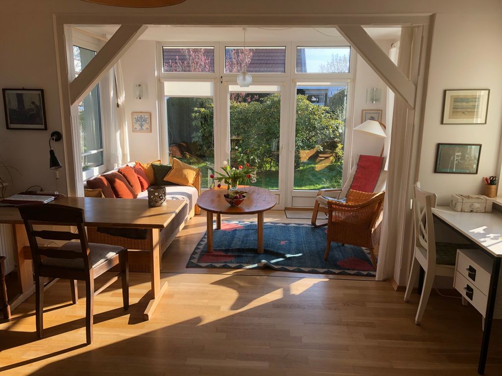 Blick nach Süden in die lichtdurchflutete Veranda