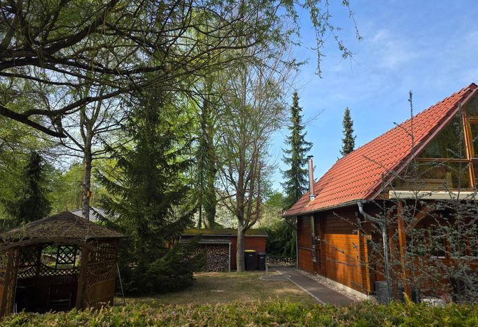 Blockhaus Canow mit Fahrrädern – Foto 3