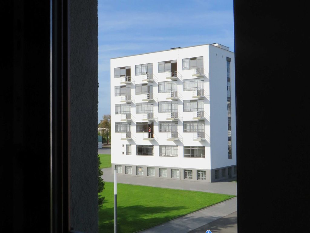 Blick auf das Prellerhaus (Bauhaus)