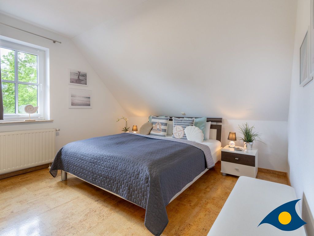 Schlafzimmer mit Doppelbett