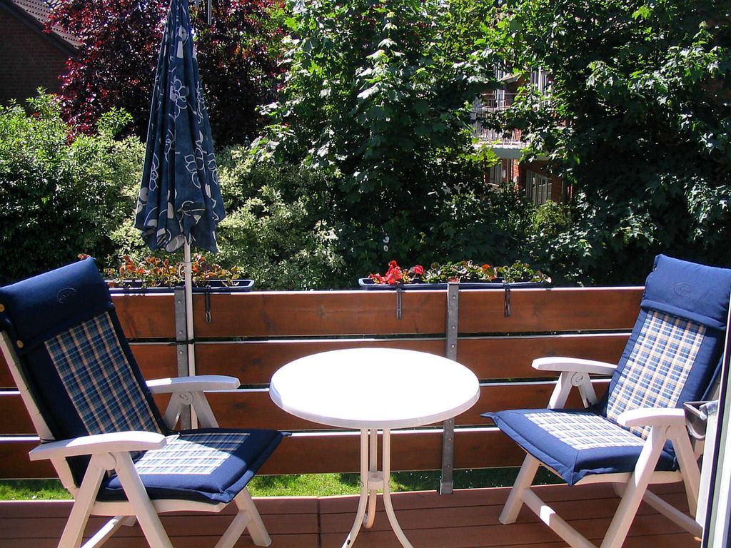 Sonniger, möblierter Südbalkon