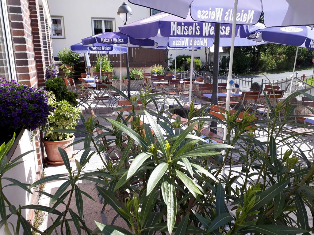Terrasse vorm Haus