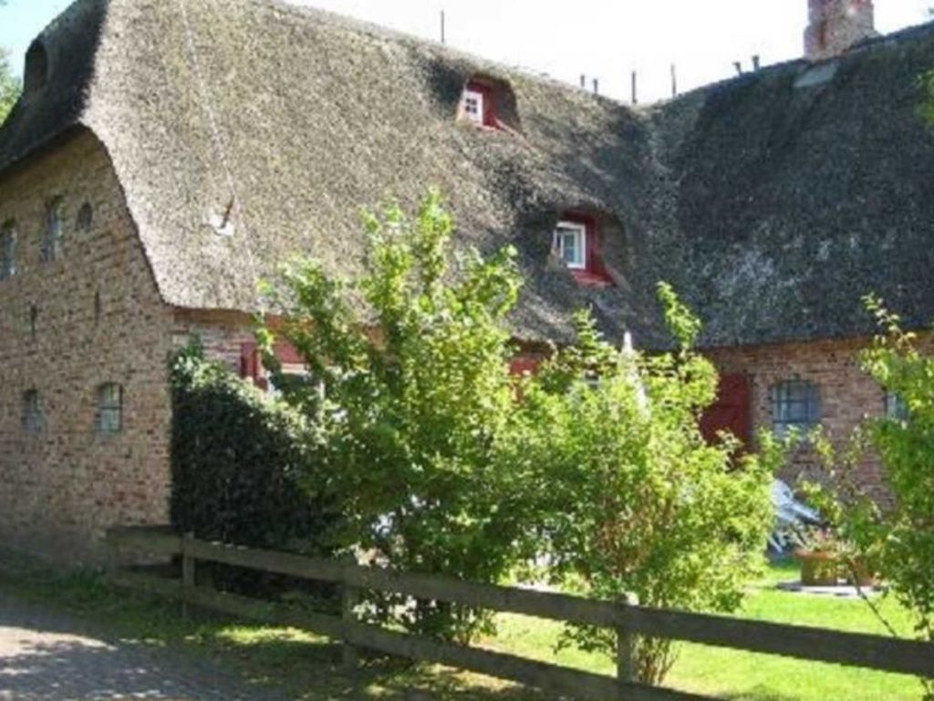 Blick zum sichtgeschützten Garten-/Terrassenbereich
