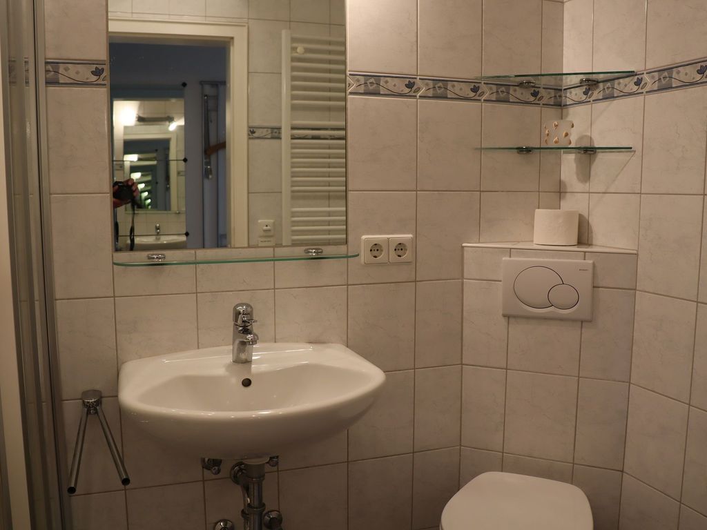 Blick in das Duschbad/WC im Erdgeschoss