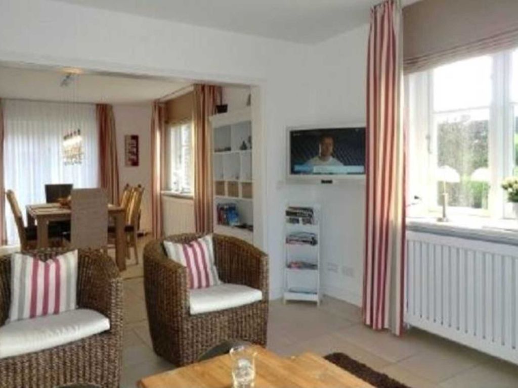 Weiterer Wohnbereich mit Flat-TV