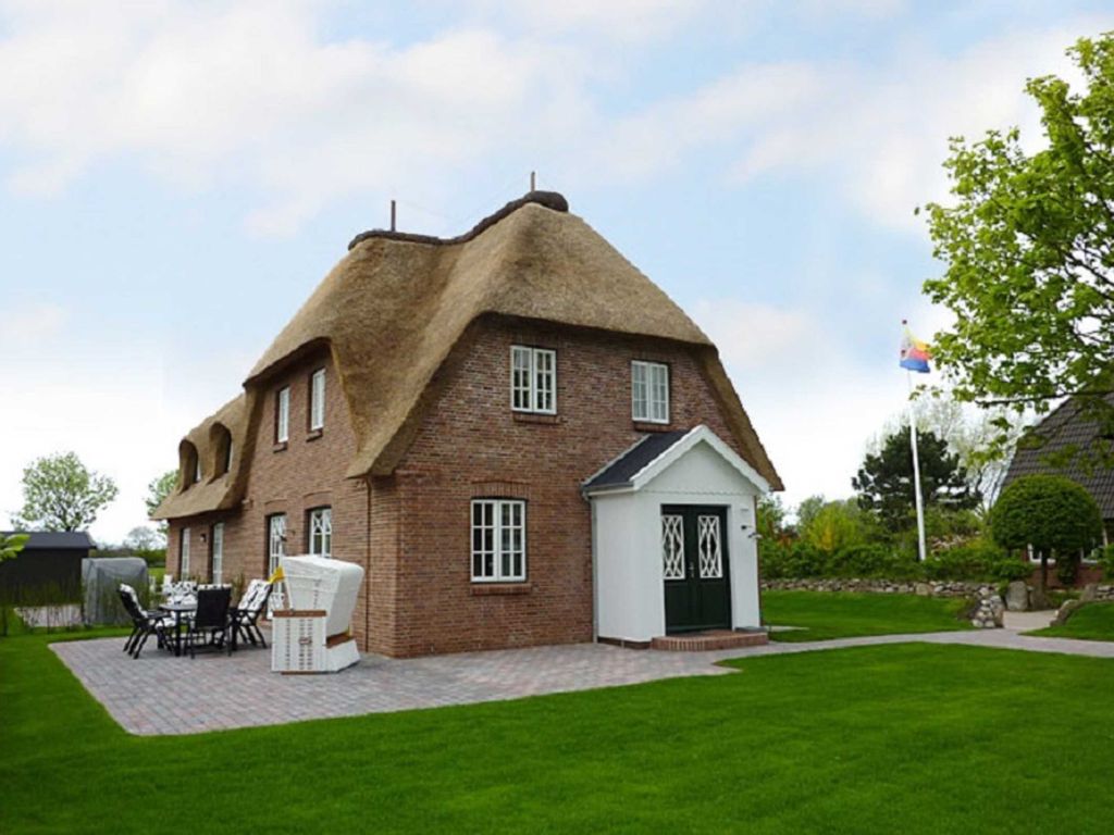 Objekt 03 Haus Ika###br######br###Ferienhaushälfte unter Reet in Nieblum, Westerstieg 11 A