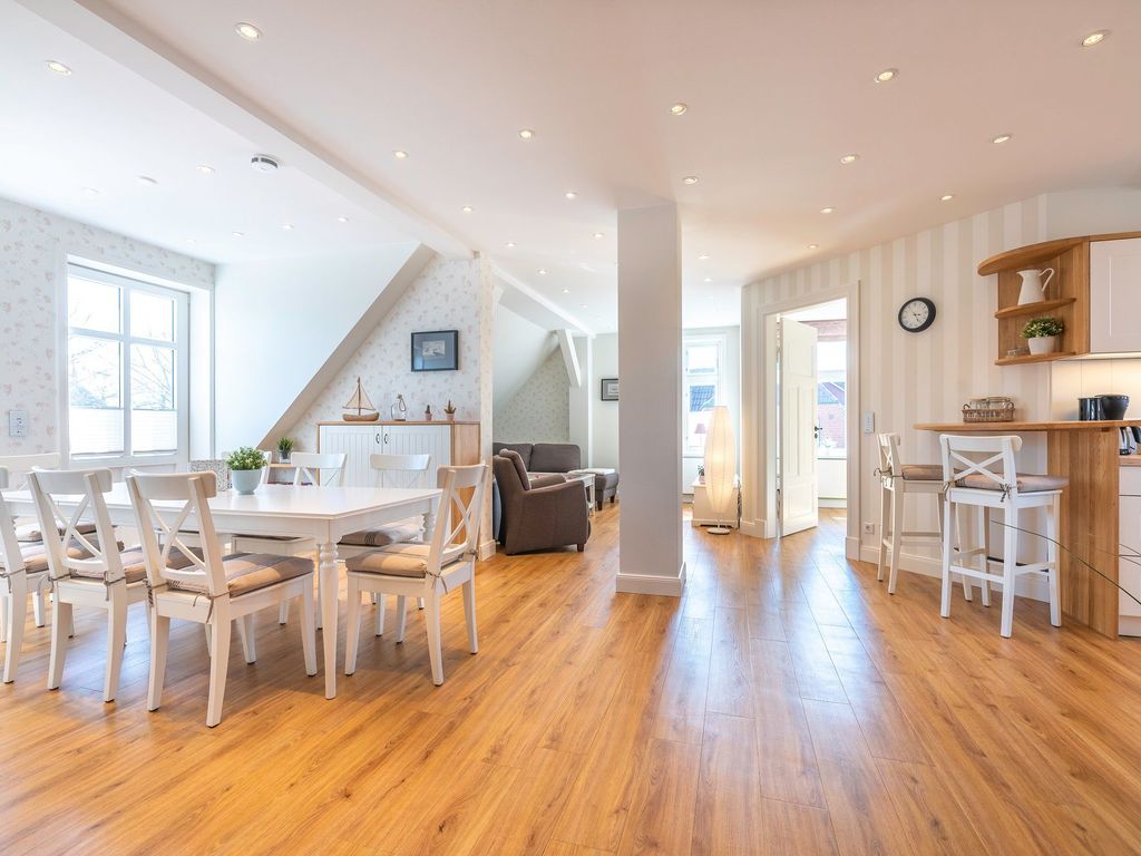 Heller Essbereich im Wohn- und Esszimmer