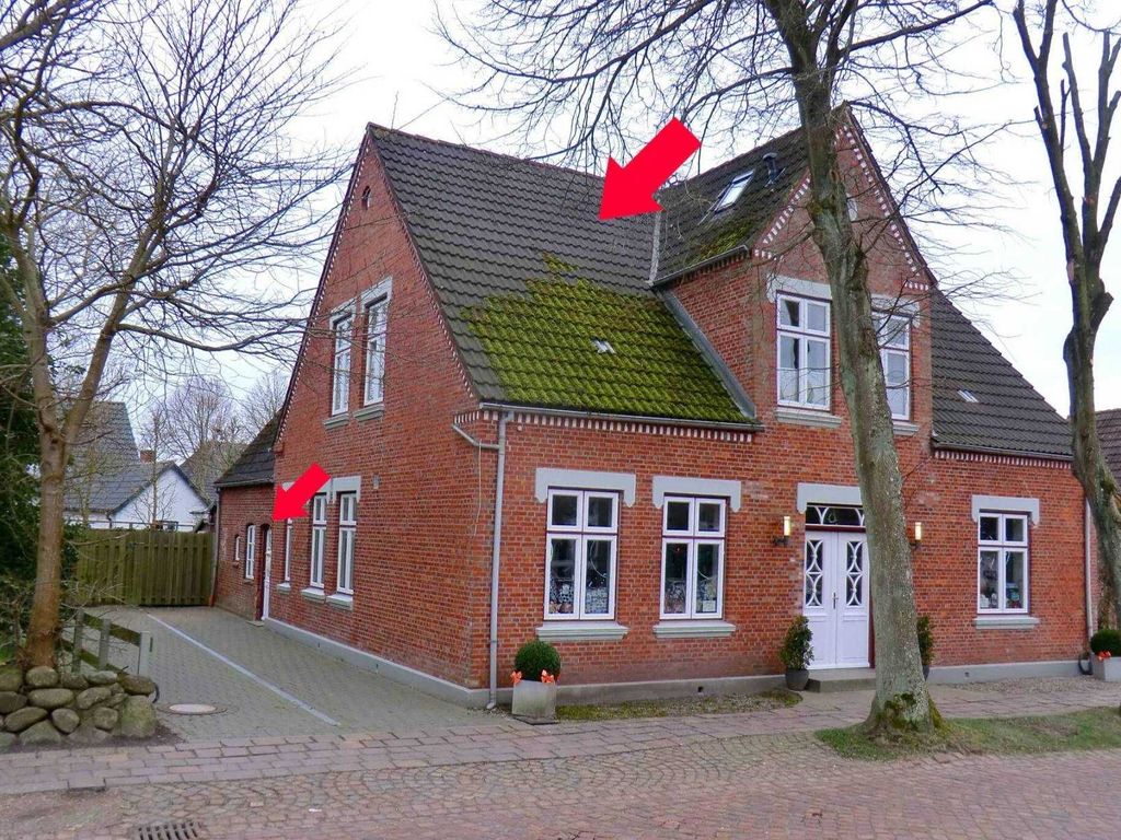 Objekt 21###br###Exkl. Dachgeschosswohnung in Nieblum, J.-J.-Eschel-Str. 5###br###Blick zum seitl. eigenen Eingang der schönen Wohnung