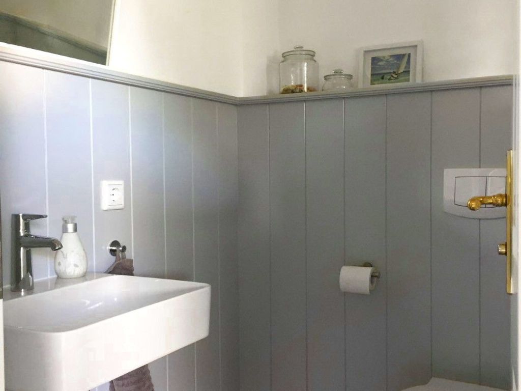 Blick in das Gäste-WC im Erdgeschoss