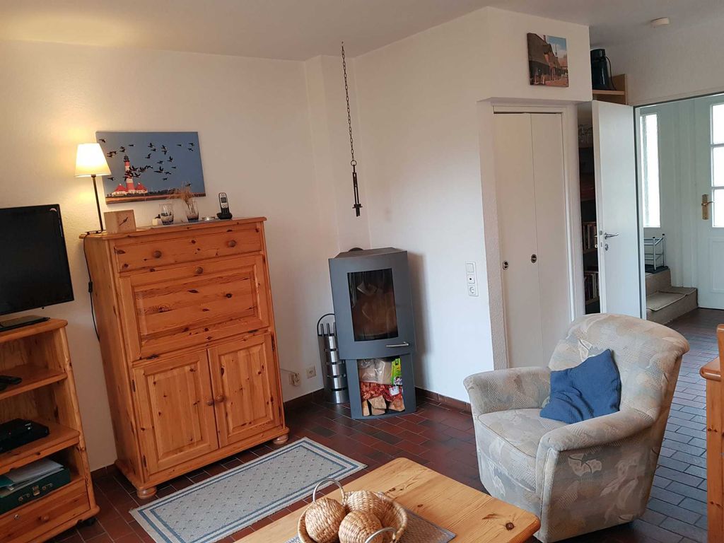 Schöne,helle Ferienwohnung für 3 Personen mit oder ohne Hund in St. Peter Dorf mit Strandkorb  in Top Lage, zentral und  ruhig.