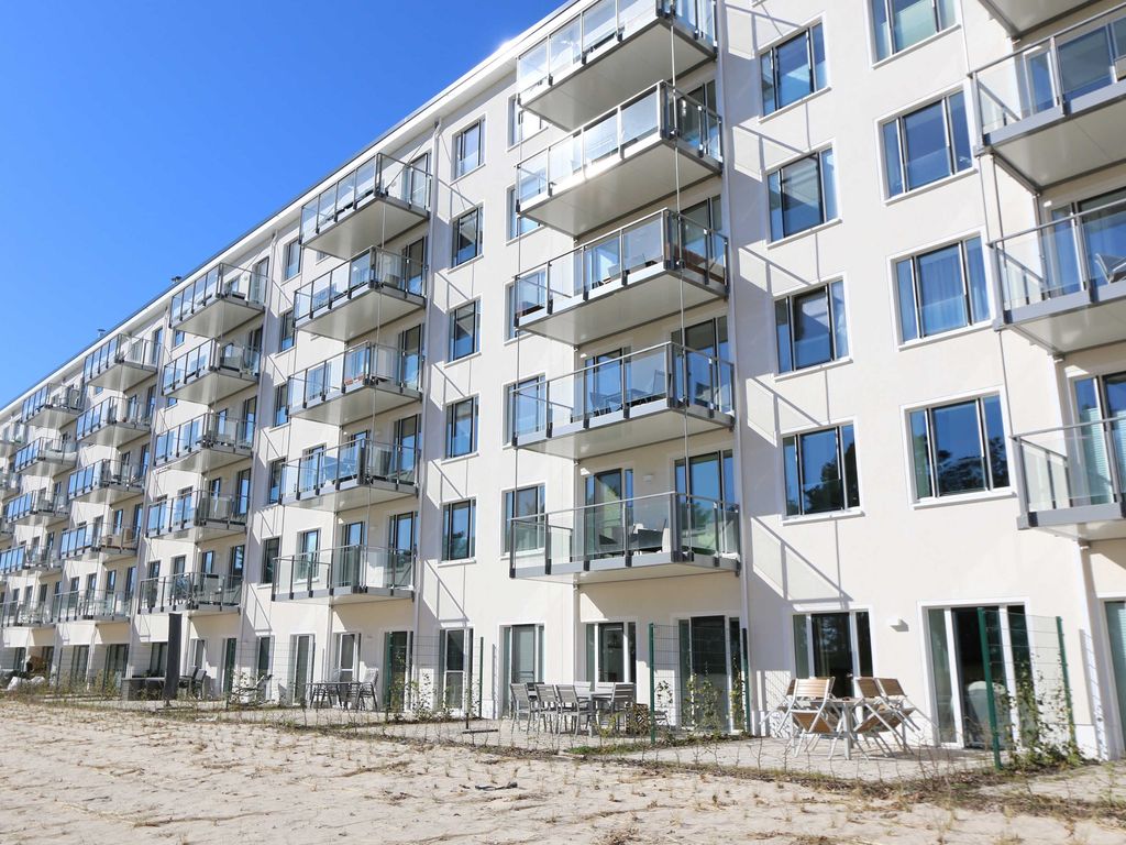 Haus Granitz Prora – offene Küche in Eiche und Weiß