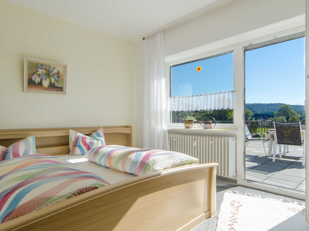 Schlafzimmer 1