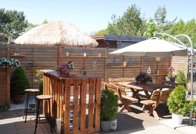Bungalow mit Garten, Terrasse und Grill