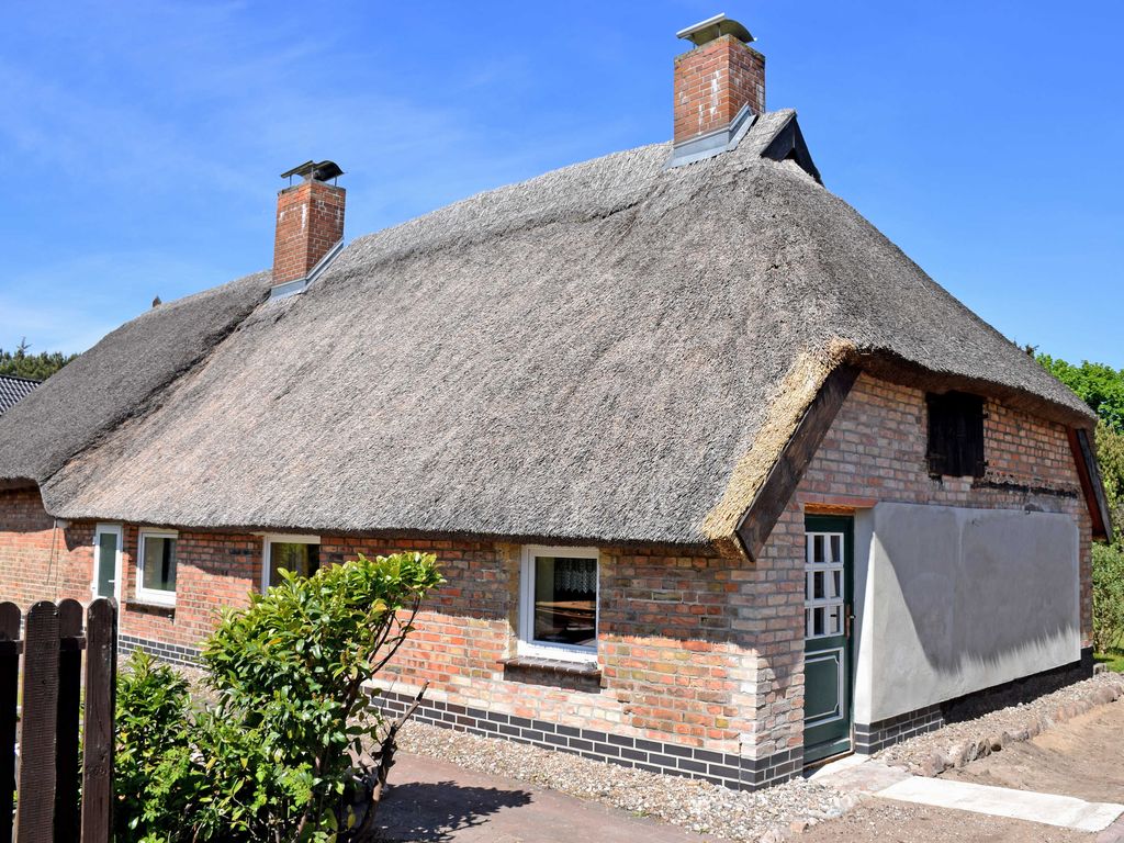 Ferienhaus Augustin mit Reetdach und Kamin