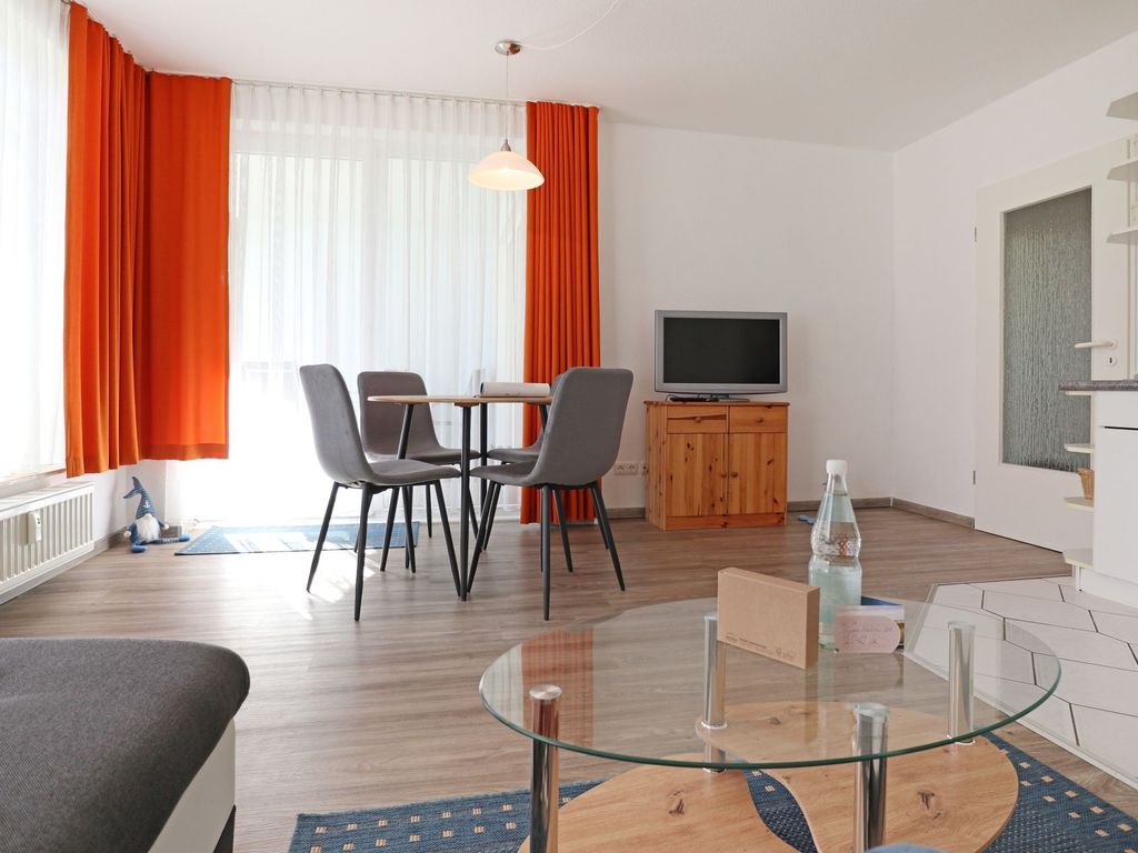Likedeeler Whg. Li10 - Blick vom Sofa auf den Essbereich