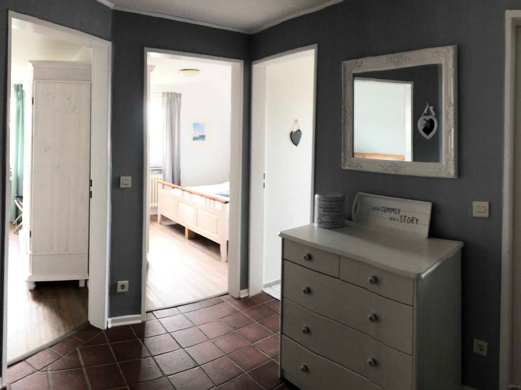 Vom Flur gehen alle Zimmer ab