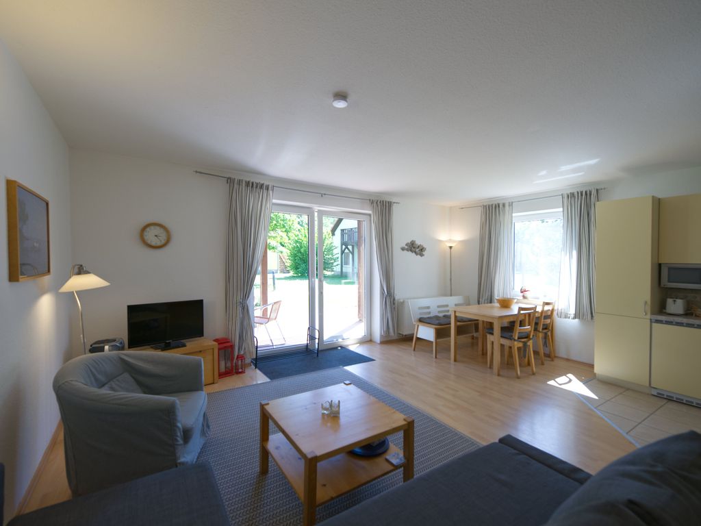 Wohnzimmer mit Schlafsofa