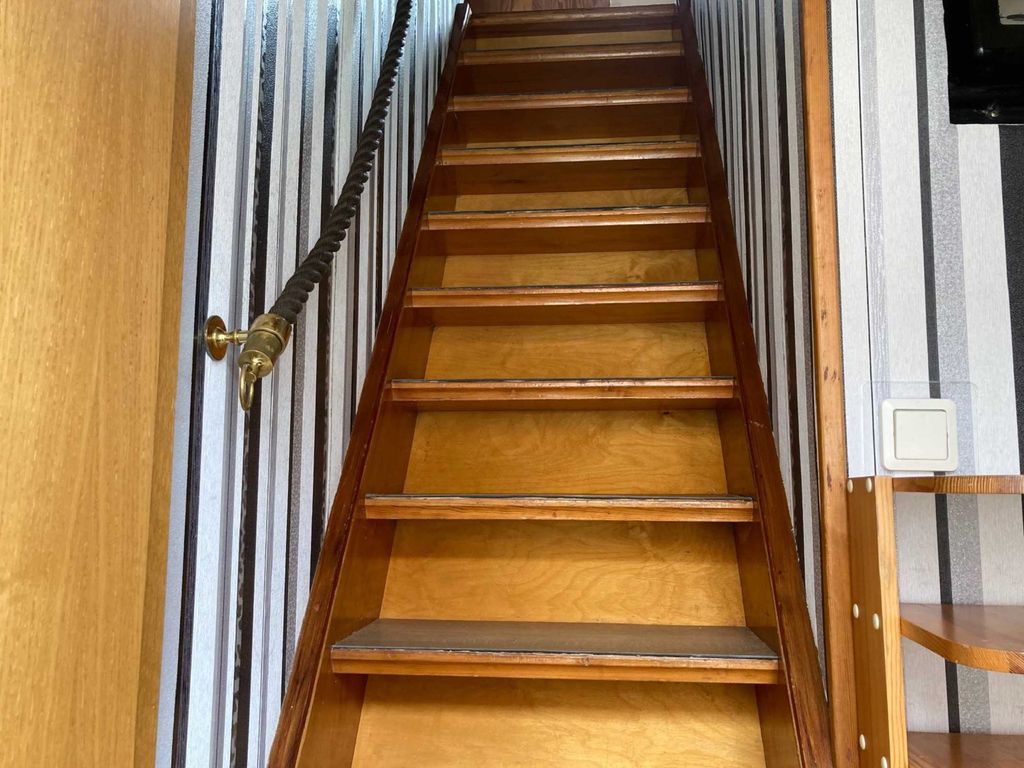 Treppe zu den Schlafräumen