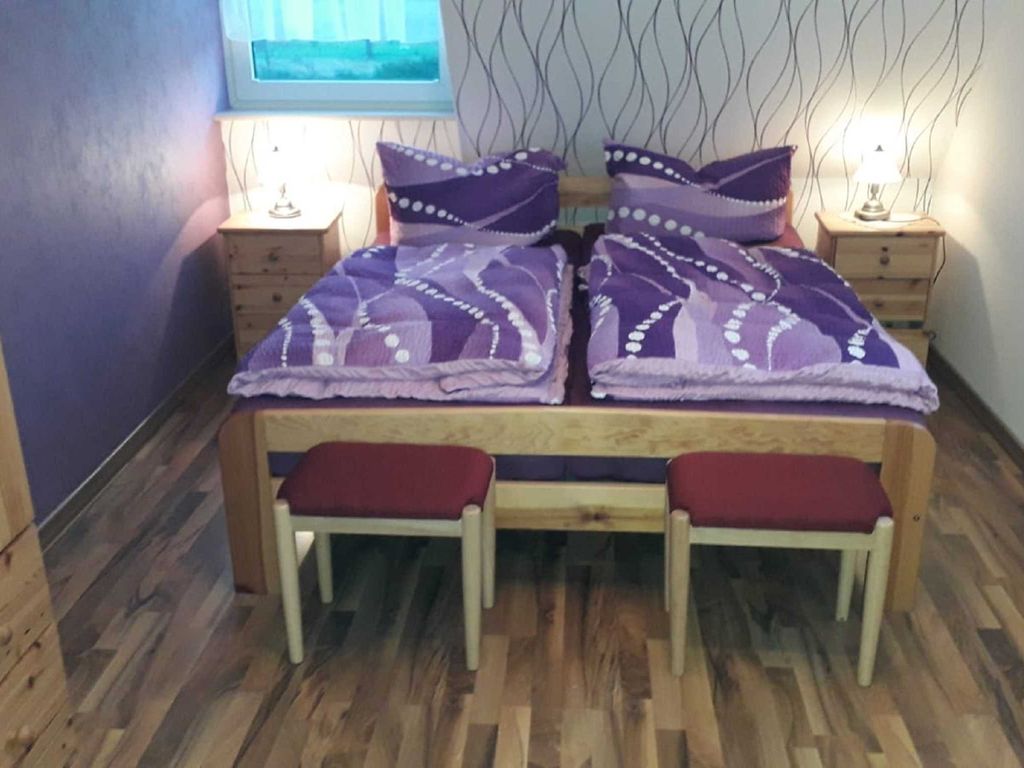 Schlafzimmer 1