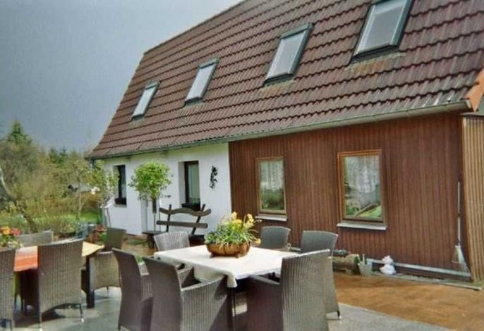 3-Raum-Ferienhaus (max 4 Pers, 55m²) mit Gartenterrasse Bild 1