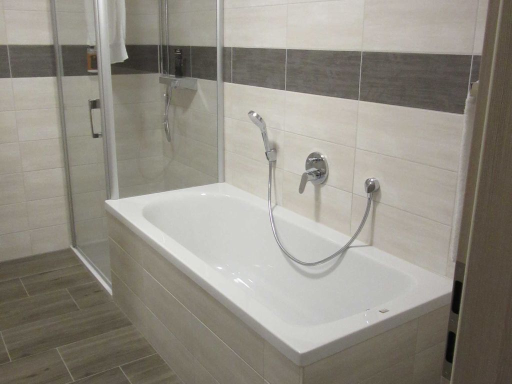 Naßzelle mit Wanne