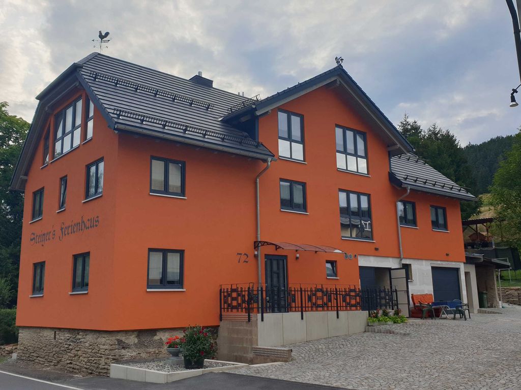 Ferienhaus Eingang von Parkplatz