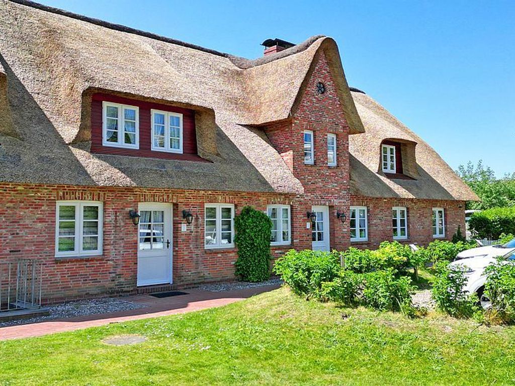 Wyk-Südstrand, Mittelhaus 2, ein Anliegerweg führt in wenigen Schritten zum Strand.