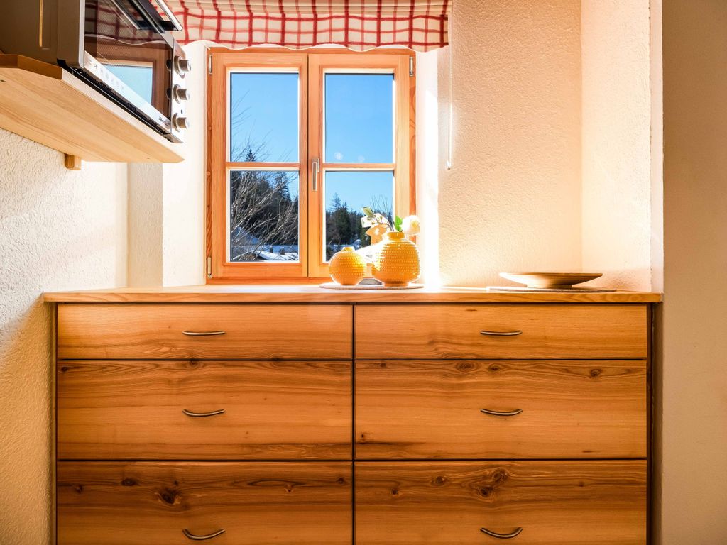 Küche mit Blick zum Garten