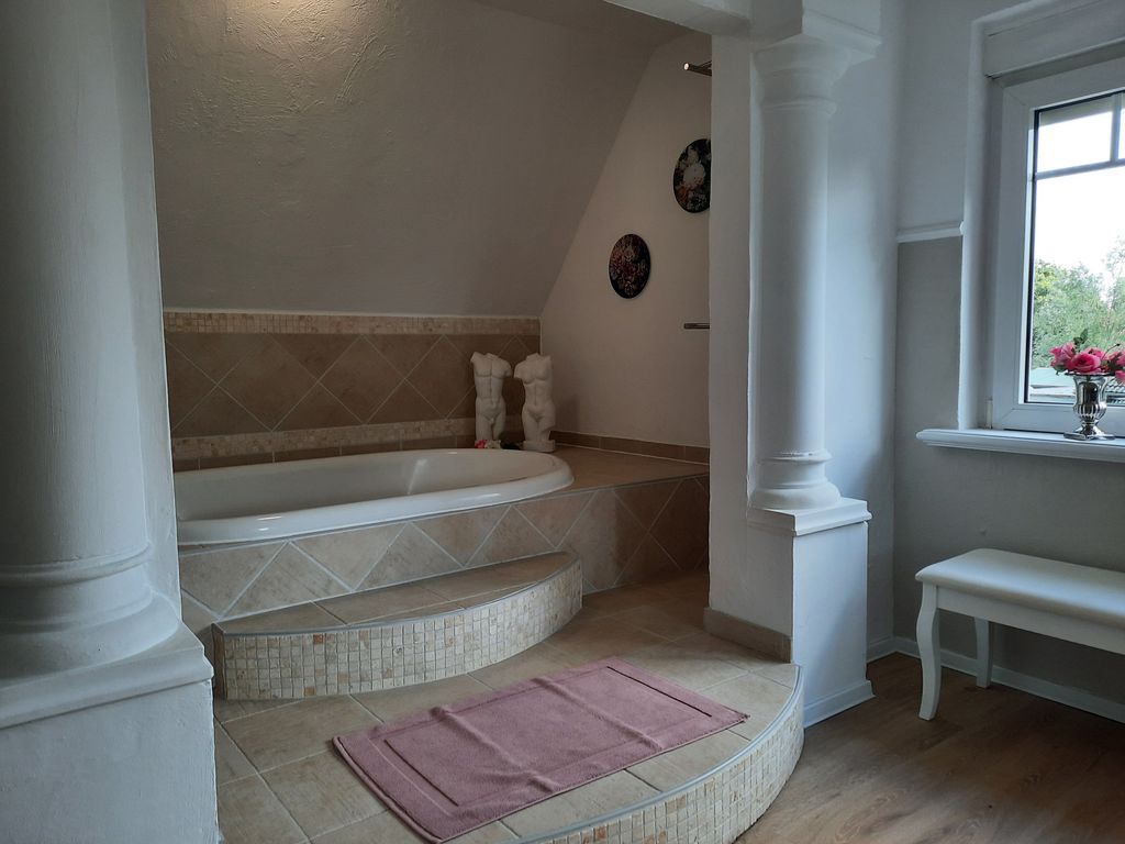 Großzügige Badewanne für 2 Personen