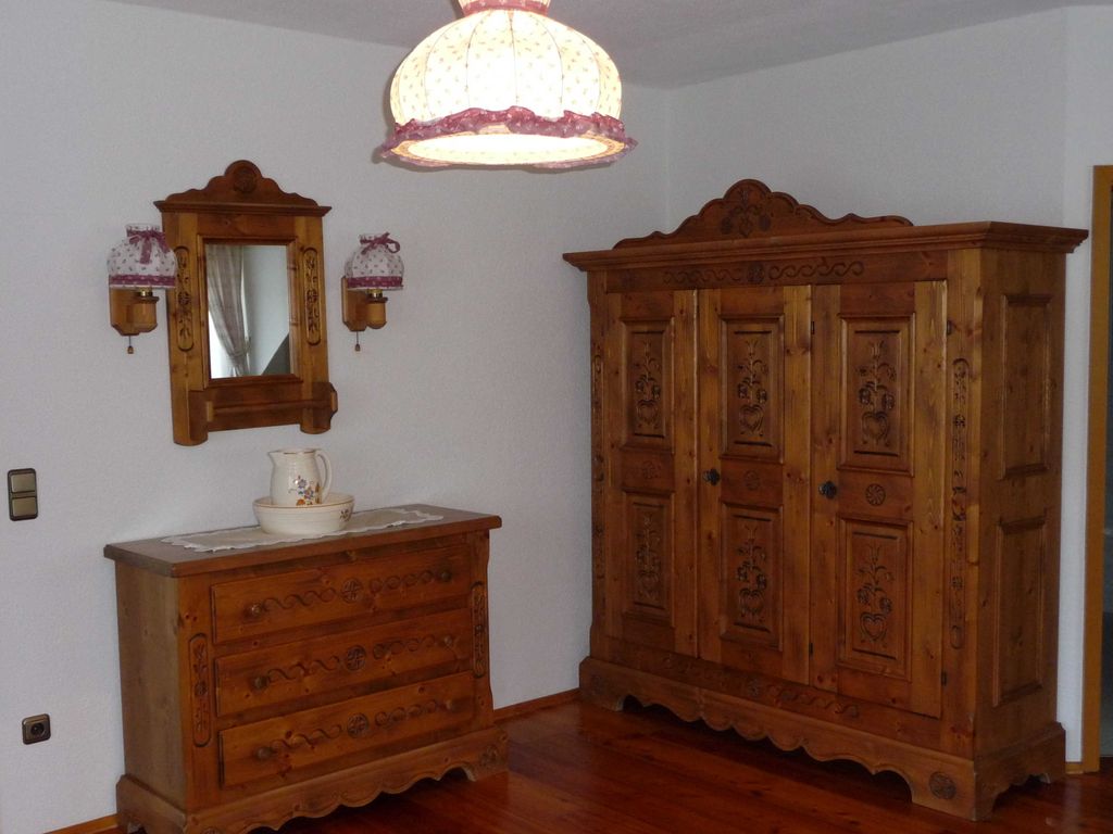 Schrank Suite