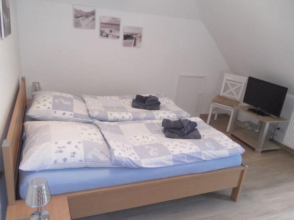 Schlafzimmer mit Doppelbett