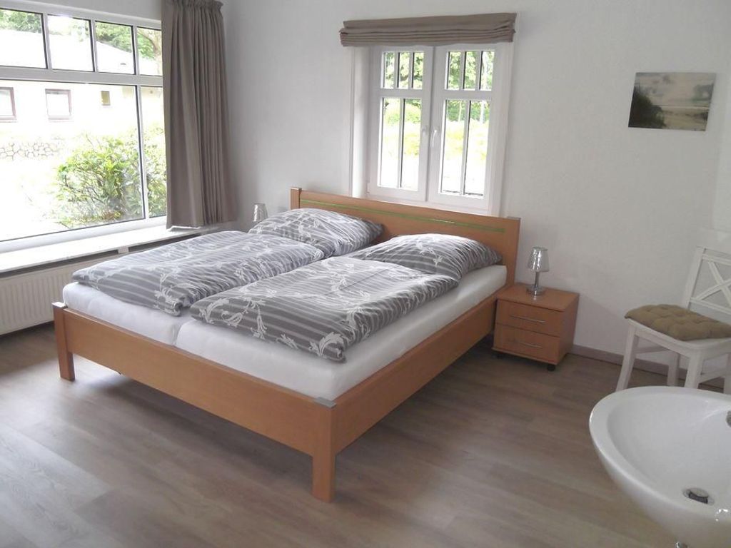 Schlafzimmer mit Doppelbett