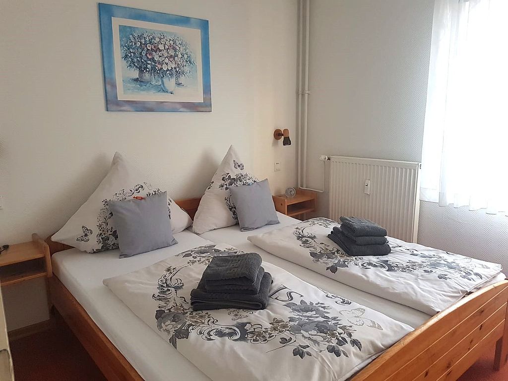 Schlafzimmer mit Doppelbett