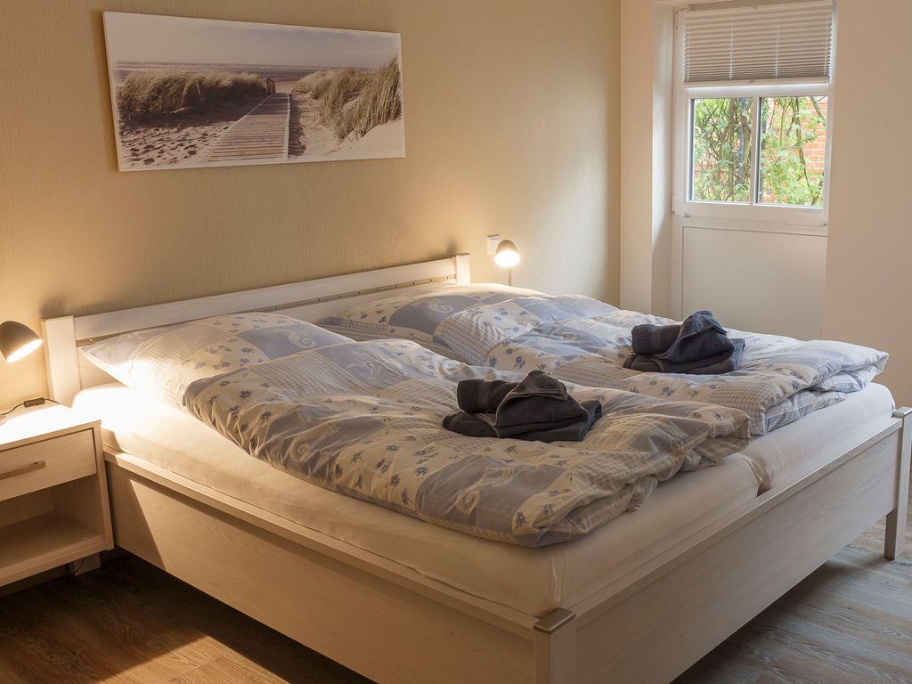 Schlafzimmer mit Doppelbett