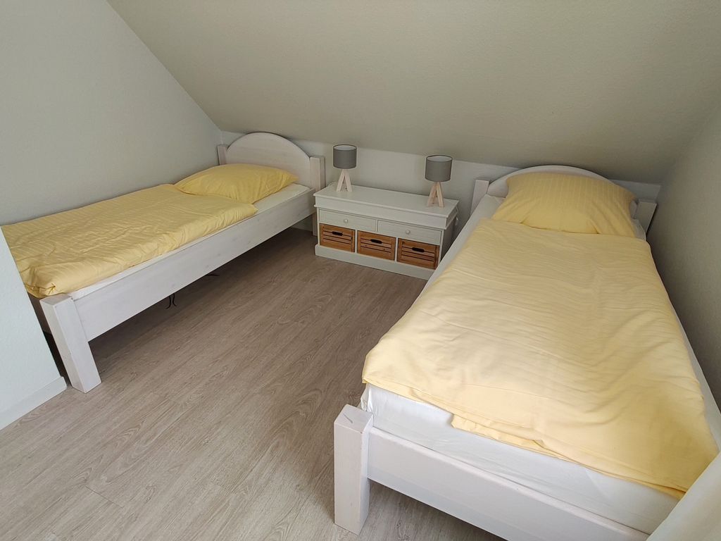 Schlafzimmer mit 2 Einzelbetten