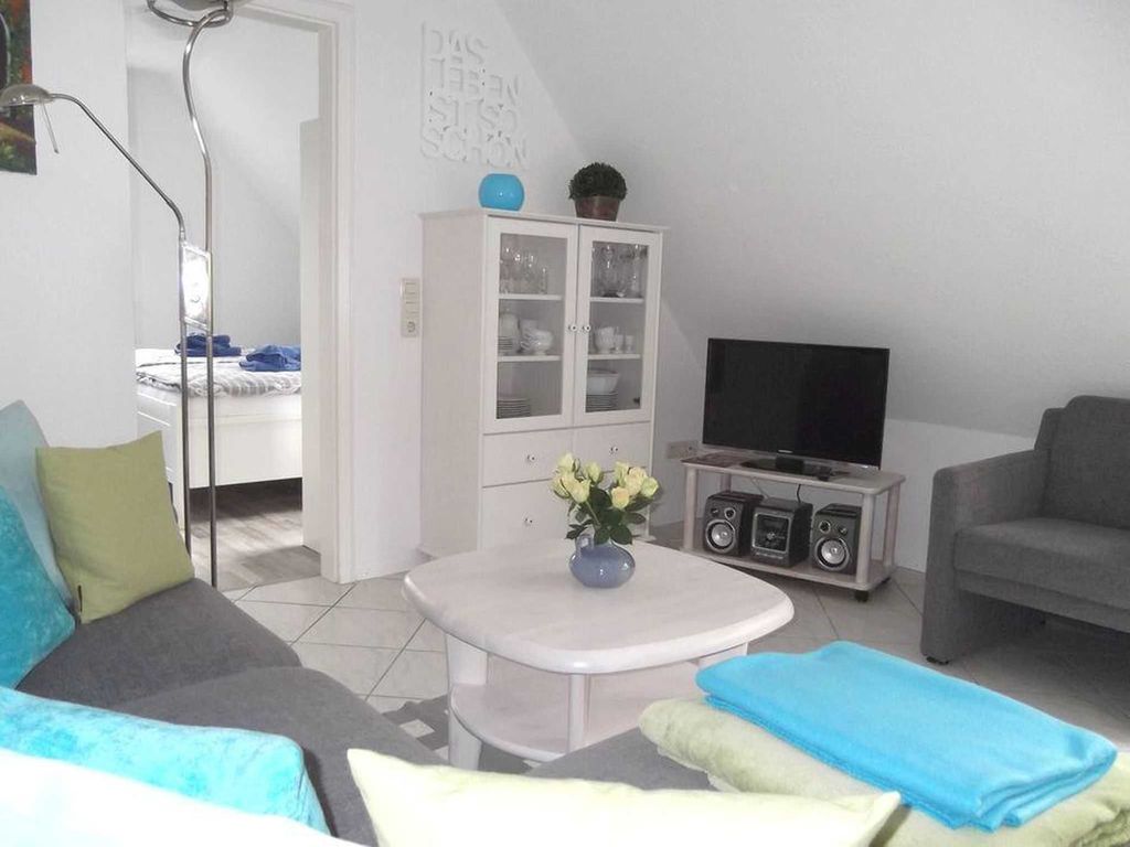 Wohnbereich mit Zugang zum Schlafzimmer