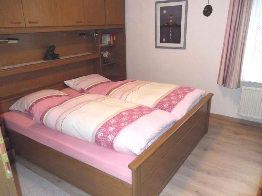 Schlafzimmer mit Doppelbett