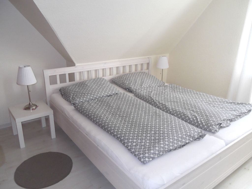 Schlafzimmer mit Doppelbett
