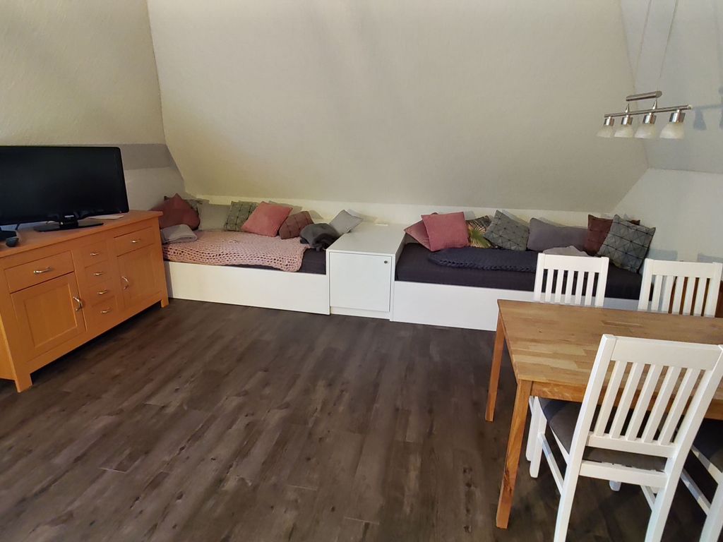 Wohnbereich mit 2 Einbaubetten