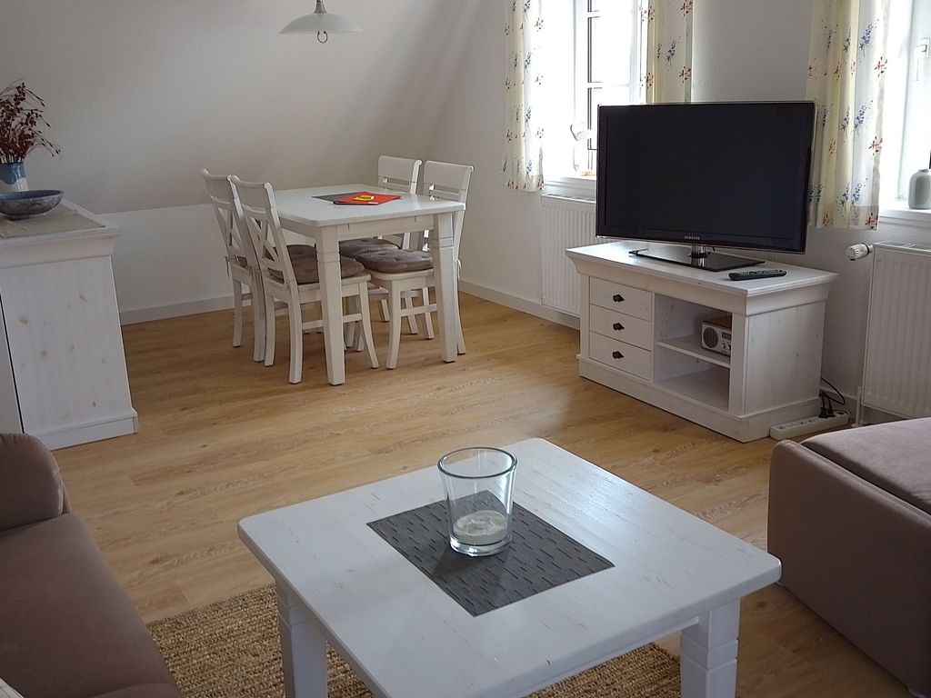 Wohnzimmer mit Essbereich