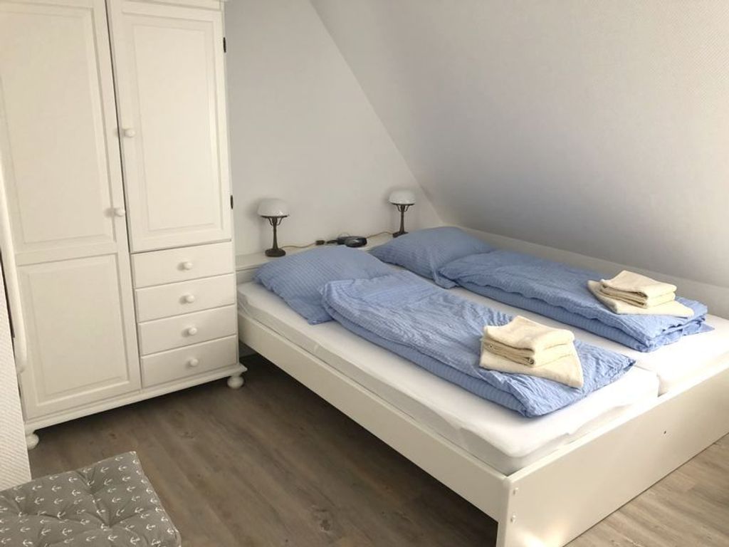 Schlafzimmer mit Doppelbett