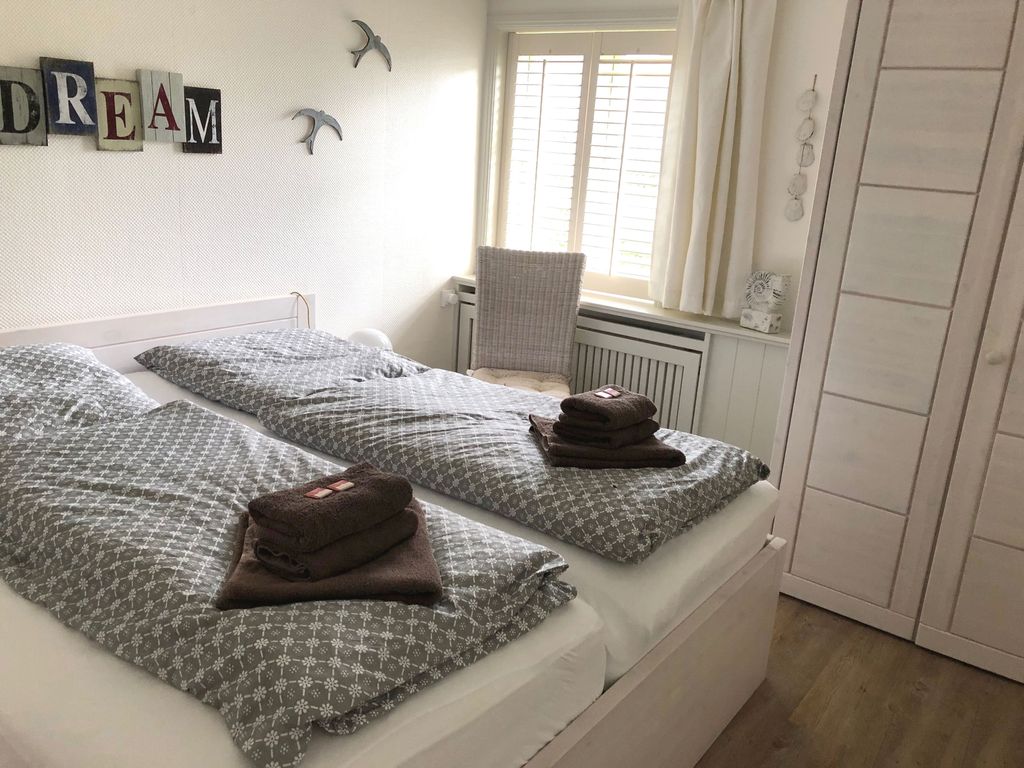 Schlafzimmer mit Doppelbett