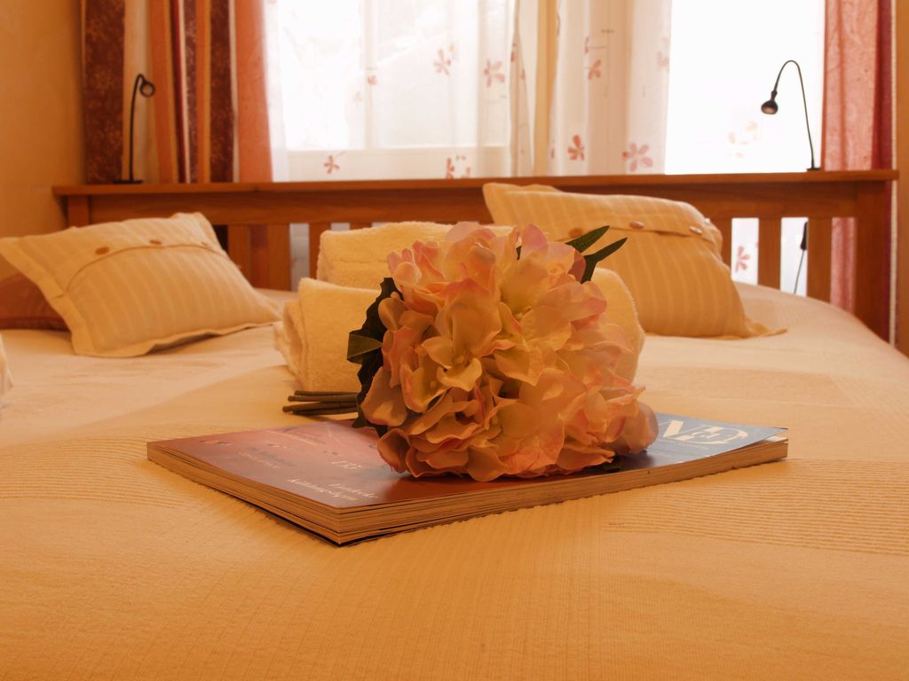 Das 2. Schlafzimmer mit französischem Bett