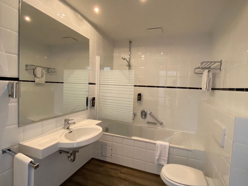 Doppelzimmer Komfort Badewanne